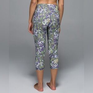 Lululemon Wunder Under Crop Full-On Luxtreme Roll Down Floral Sport White Multi